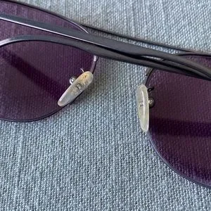 Vintage Gucci aviator sunglasses, light purple lenses and dark grey frame Gucci | Accessories | Vintage Gucci Aviator Sunglasses Light  main image 4